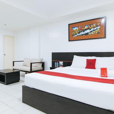 Reddoorz Plus At Evangelista Street Makati Макати Экстерьер фото