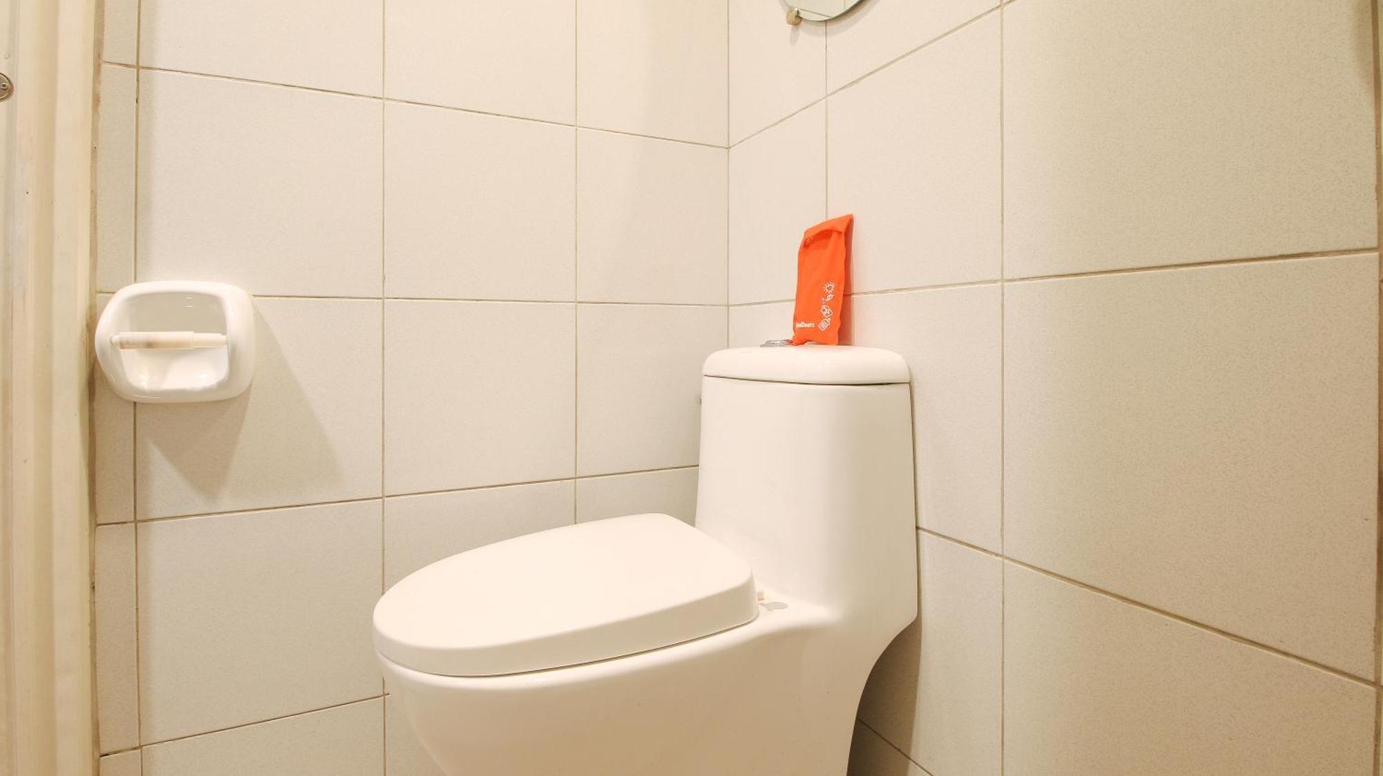 Reddoorz Plus At Evangelista Street Makati Макати Экстерьер фото