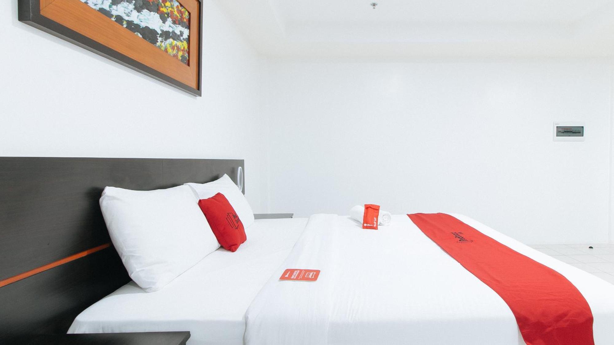 Reddoorz Plus At Evangelista Street Makati Макати Экстерьер фото