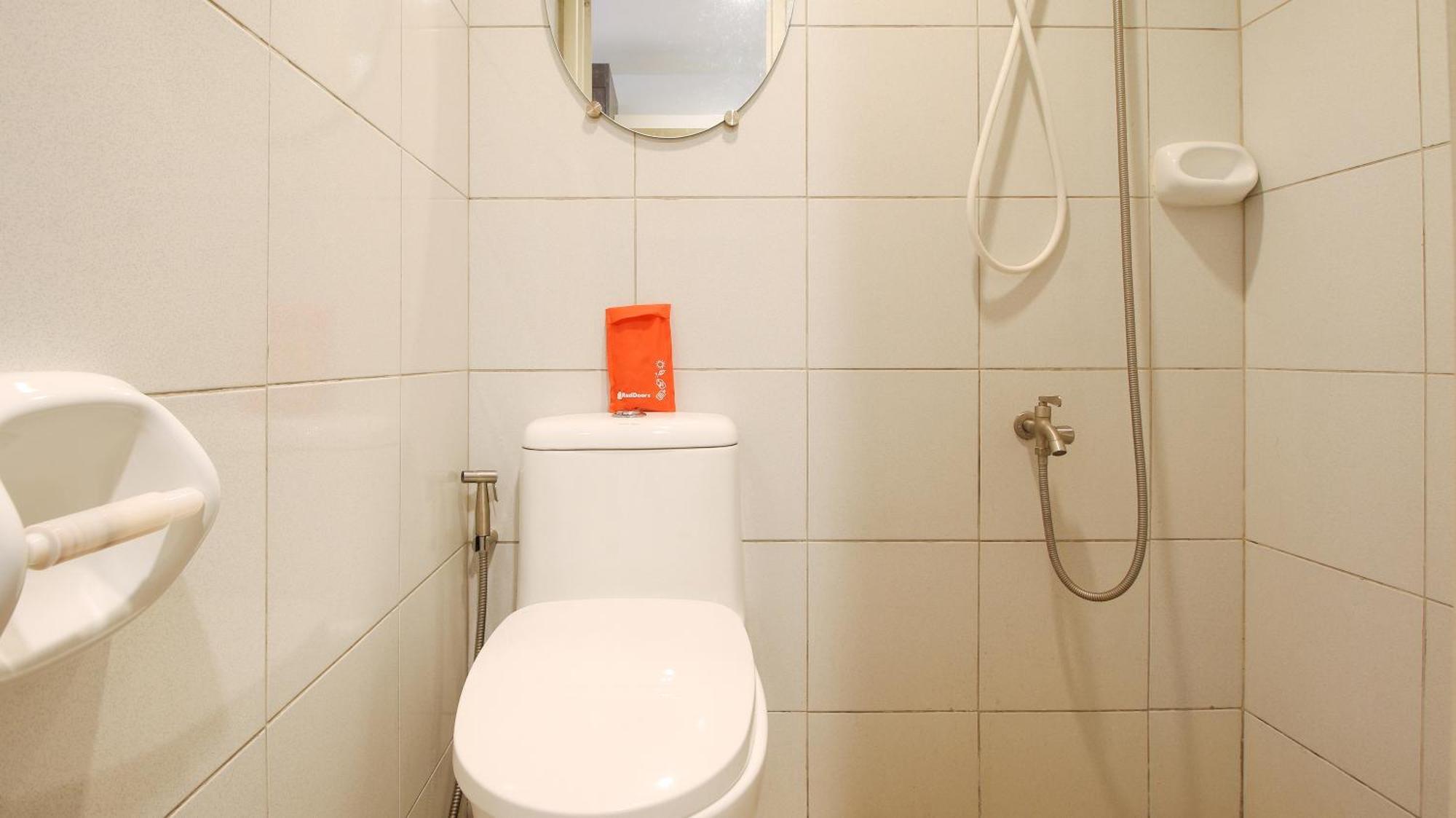 Reddoorz Plus At Evangelista Street Makati Макати Экстерьер фото