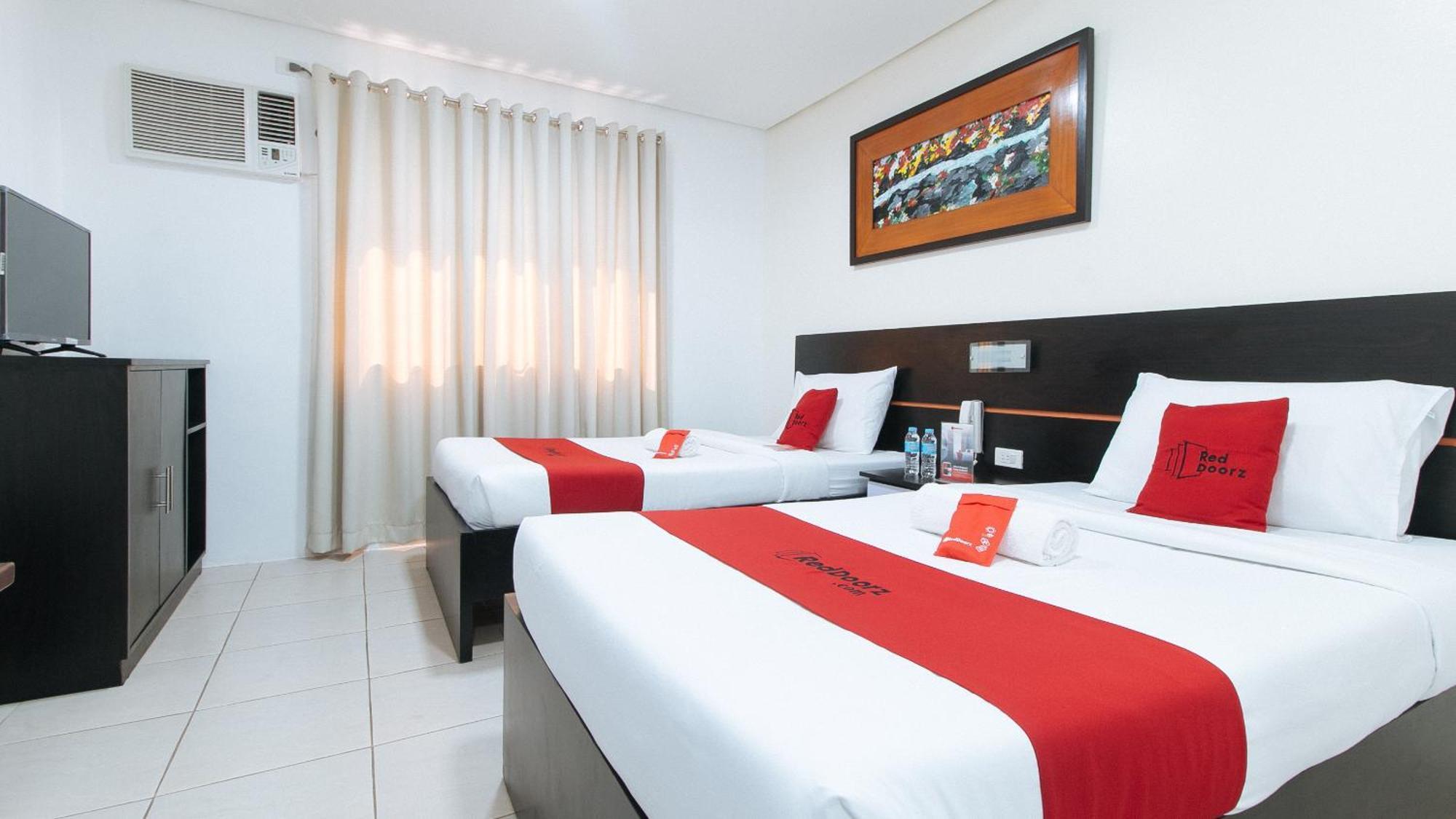 Reddoorz Plus At Evangelista Street Makati Макати Экстерьер фото