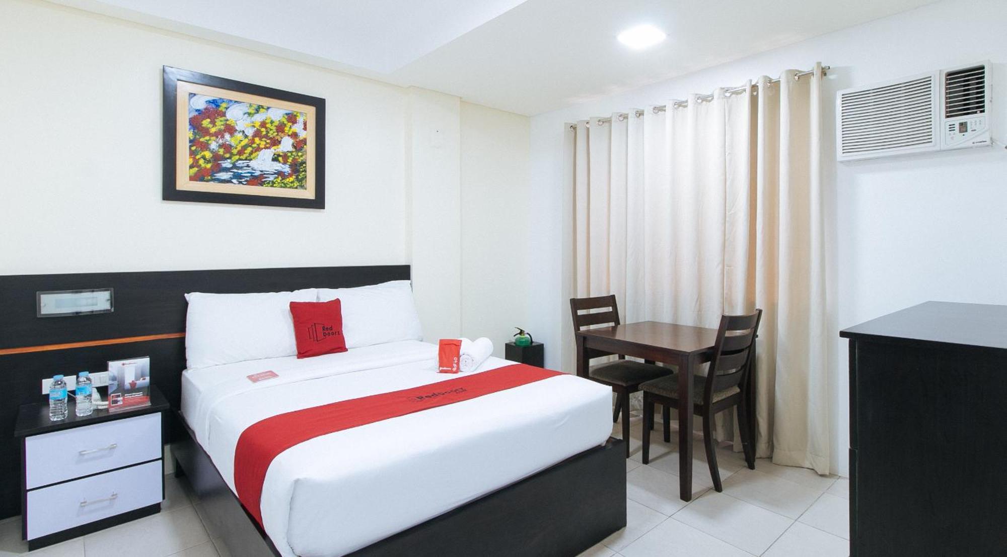 Reddoorz Plus At Evangelista Street Makati Макати Экстерьер фото