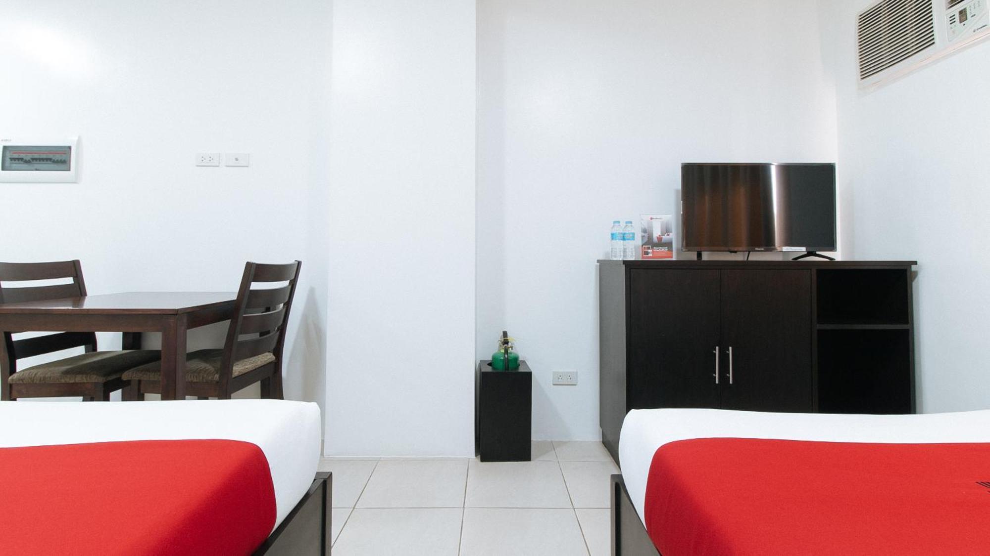 Reddoorz Plus At Evangelista Street Makati Макати Экстерьер фото