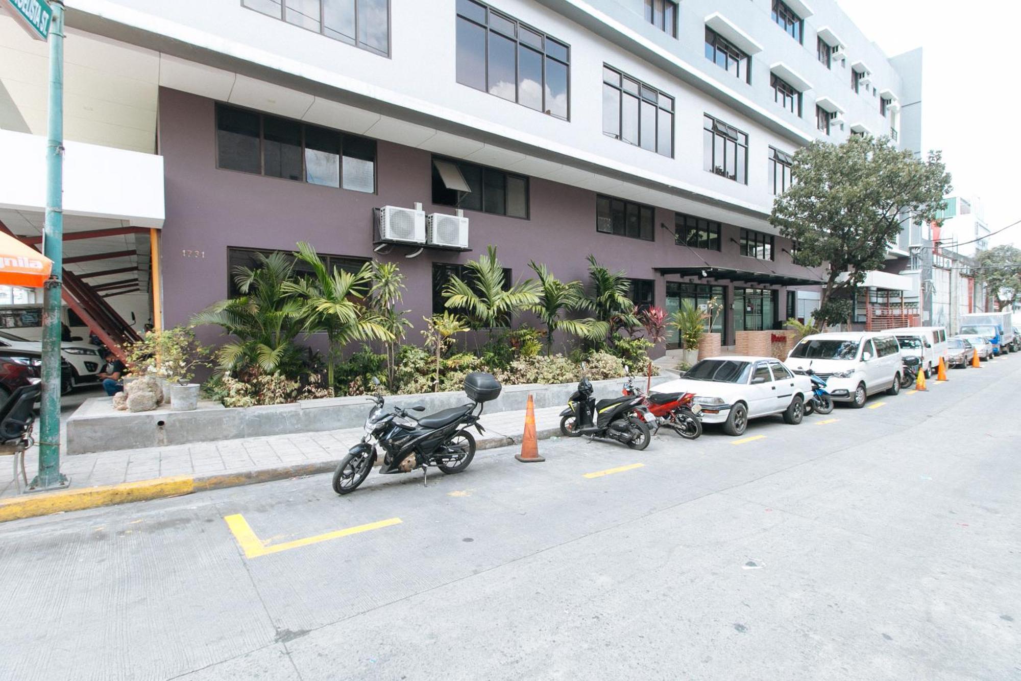 Reddoorz Plus At Evangelista Street Makati Макати Экстерьер фото