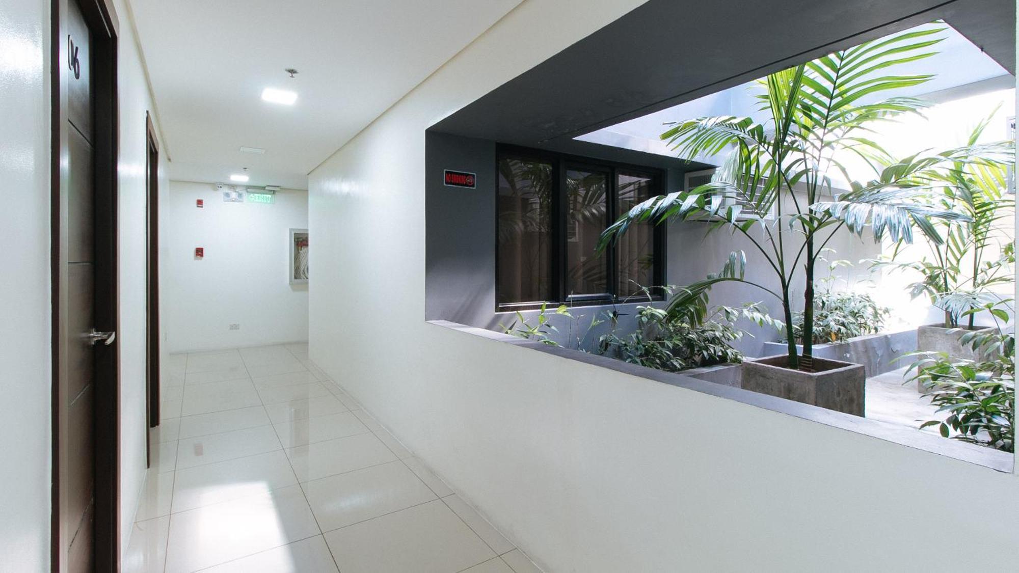 Reddoorz Plus At Evangelista Street Makati Макати Экстерьер фото